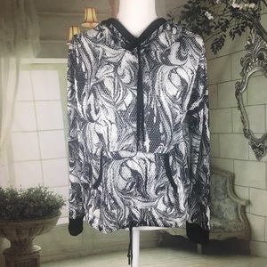 5 for $20 Victoria sport pull over NWOT